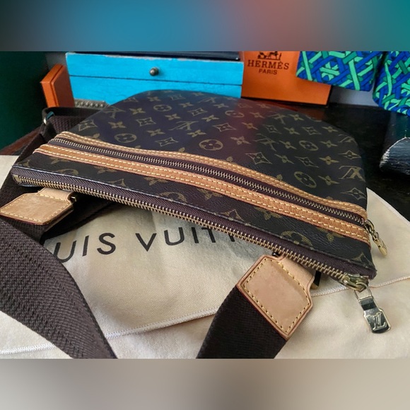 Gorgeous Auth LOUIS VUITTON Bosphore Crossbody Bag Purse Designer Luxury Fashion - Picture 13 of 14